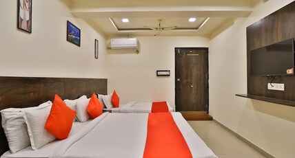 Hotel Kajri Residency Room Type - Deluxe Triple Room With Bath Tub