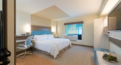 EVEN Hotel Norwalk, an IHG hotel Room Type - 1 King Standard Mobility Accessible Roll in Shower