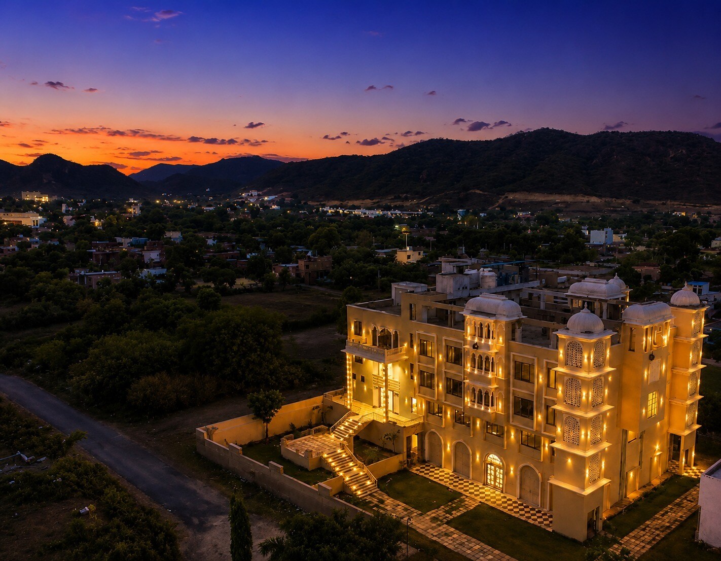 The Hari Mahal A Luxury Hotel in Udaipur - Tap to explore photos