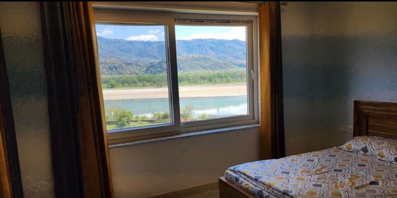 Heaven by the Ganga Peaceful 1 BHK near AIIMS - Tap to explore photos