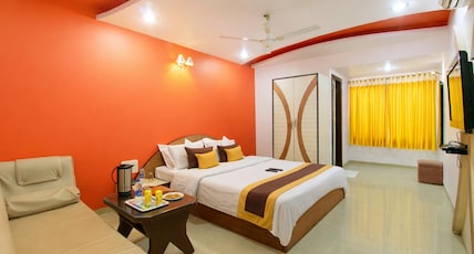 HOTEL ASHOKA (Nakki lake - 450 metre) Room Type - Deluxe AC Room HOTEL ASHOKA (Nakki lake - 450 metre) Room Type - Deluxe AC Room
