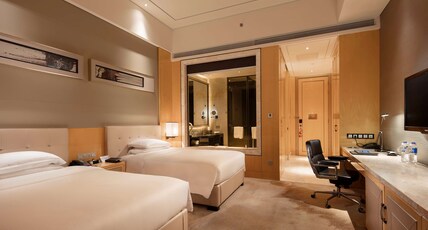 Hilton Dalian Room Type - TWIN EXECUTIVE ROOM CITY