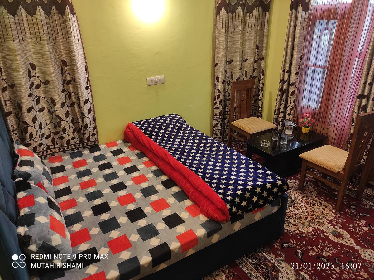 Shami Homestay - Tap to explore photos