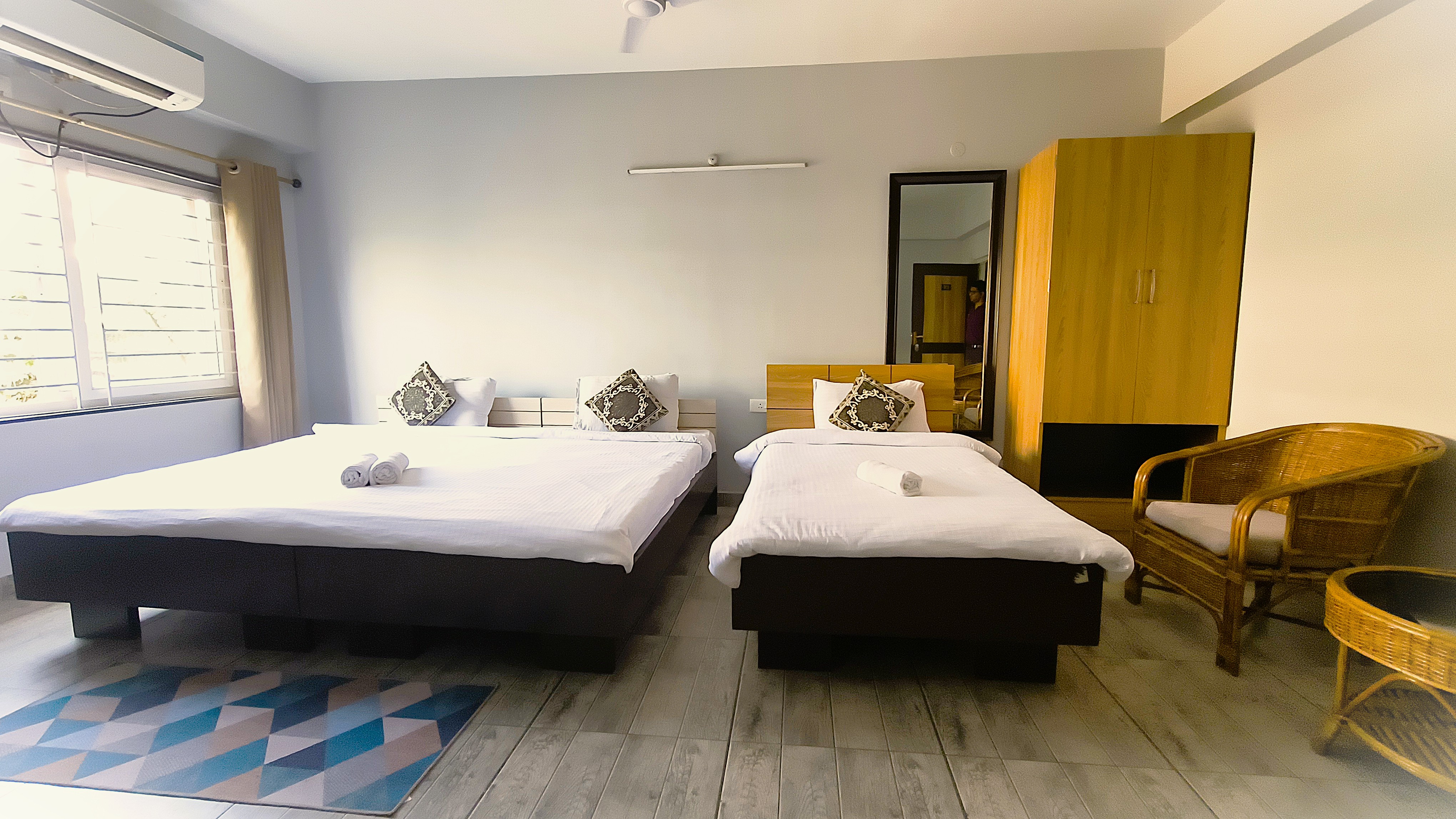 Happy Villa Guest House - Tap to explore photos