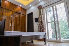 Posh studio apartment in Malviya Nagar
