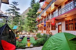 Pumpkin Hostel | Near Mall Road Kasol