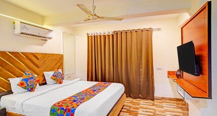 FabHotel New Krishna Palace Room Type - Deluxe Room