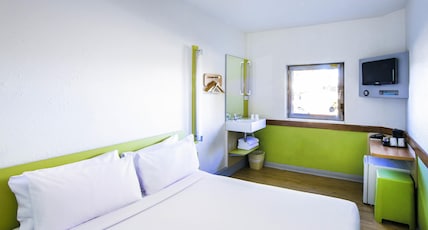 ibis Budget Campbelltown Room Type - 1 Queen Bed for maximum 2 persons ibis Budget Campbelltown Room Type - 1 Queen Bed for maximum 2 persons