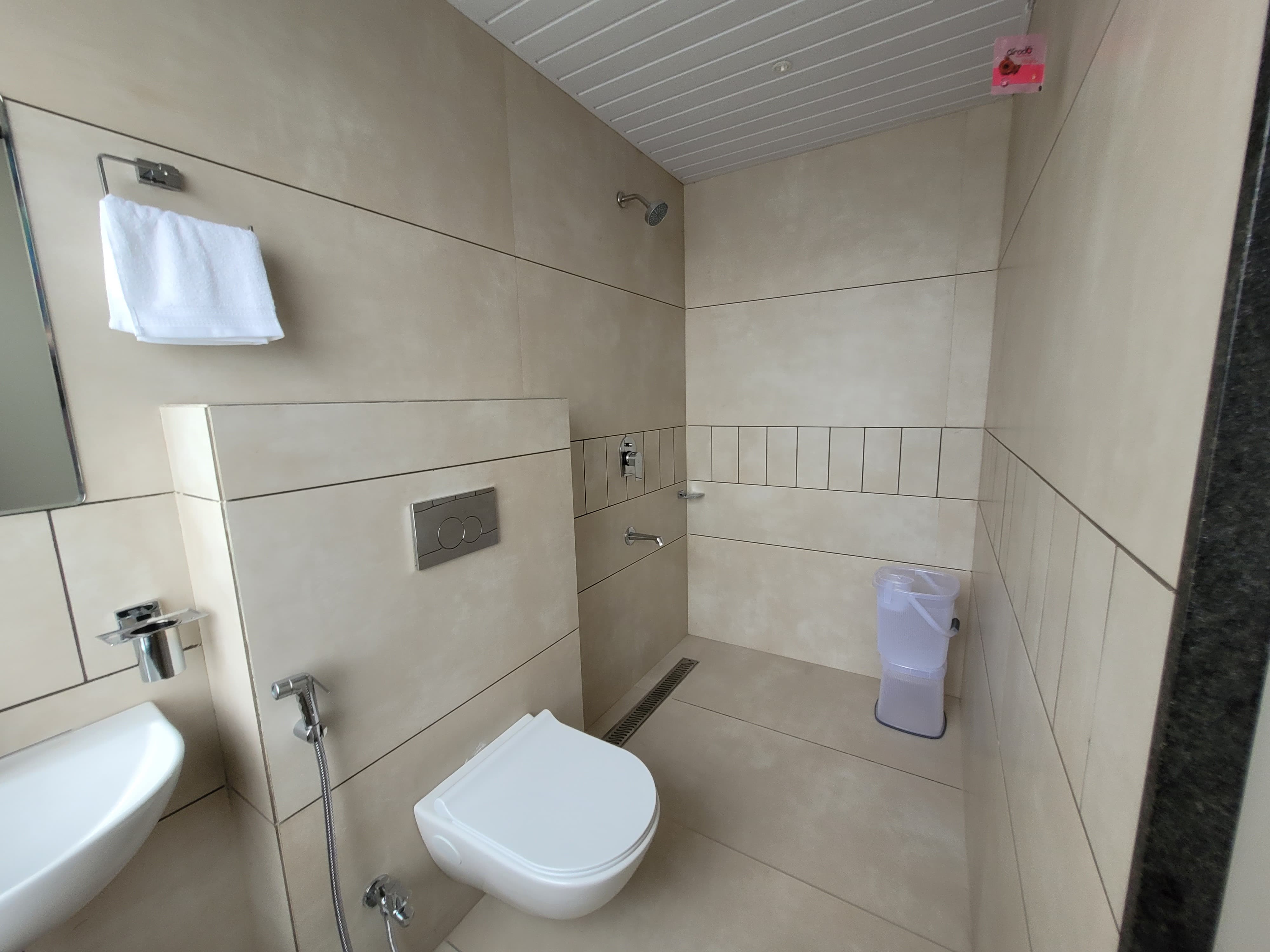 Hotel Great View - Tap to explore photos