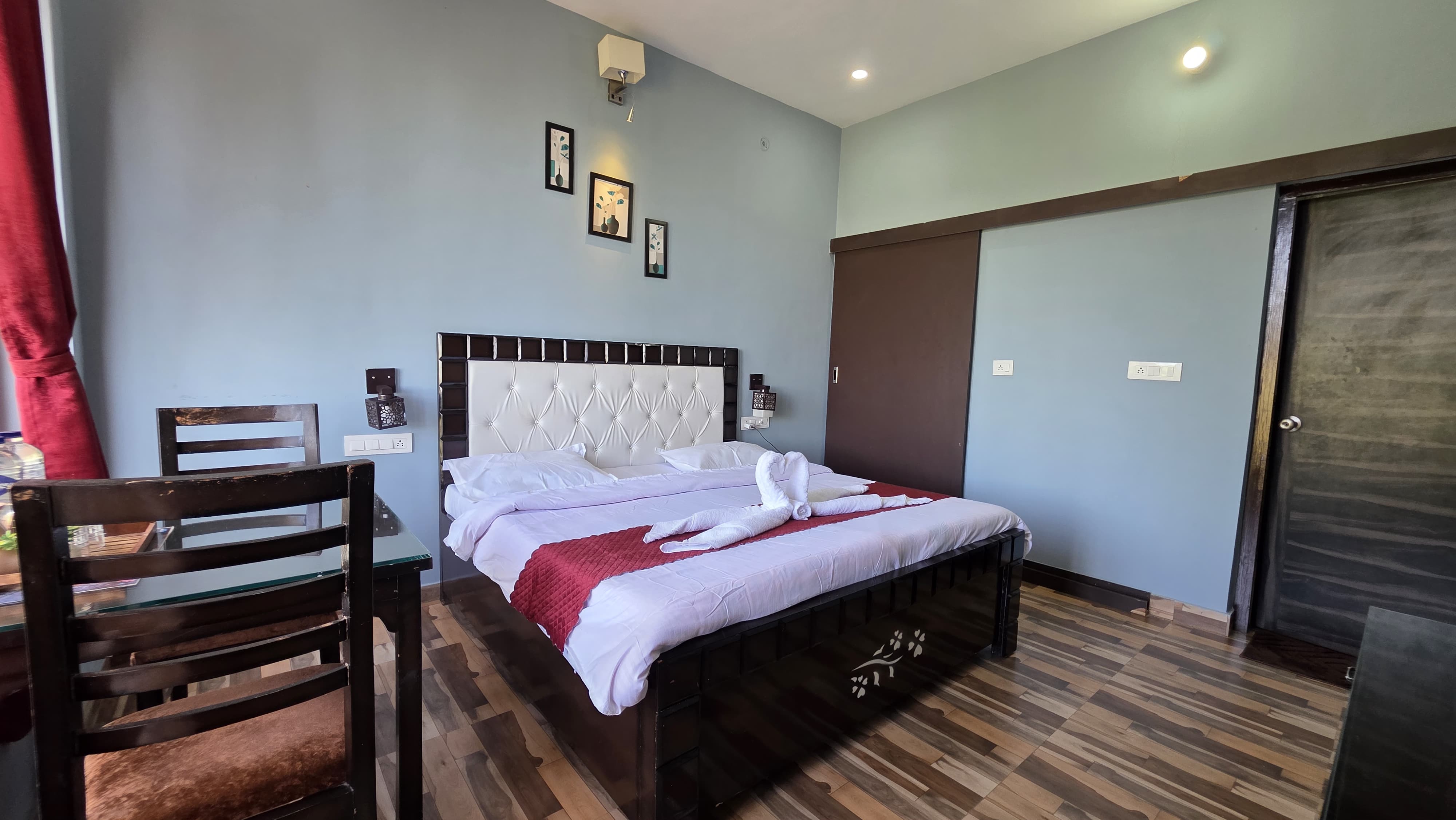 Montagna Homestay Mukteshwar - Tap to explore photos