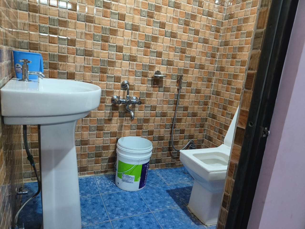 Advani Homestay - Tap to explore photos