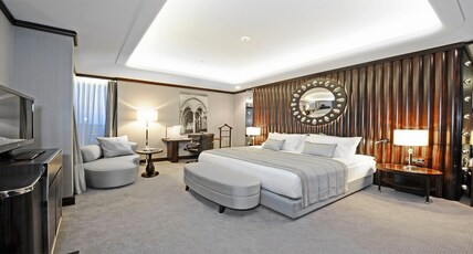 Crowne Plaza BURSA Room Type - 1 King Premium Club Lounge Access High Floor Smoking