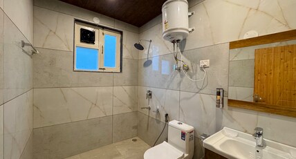 Baekar Stays Manali Room Type - 6 bed dorms mixed
