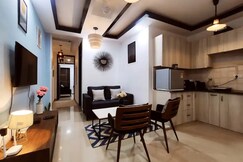 Sundae Airport Metro Dwarka 2 BHK