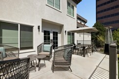 Photos of ${hotel_name}