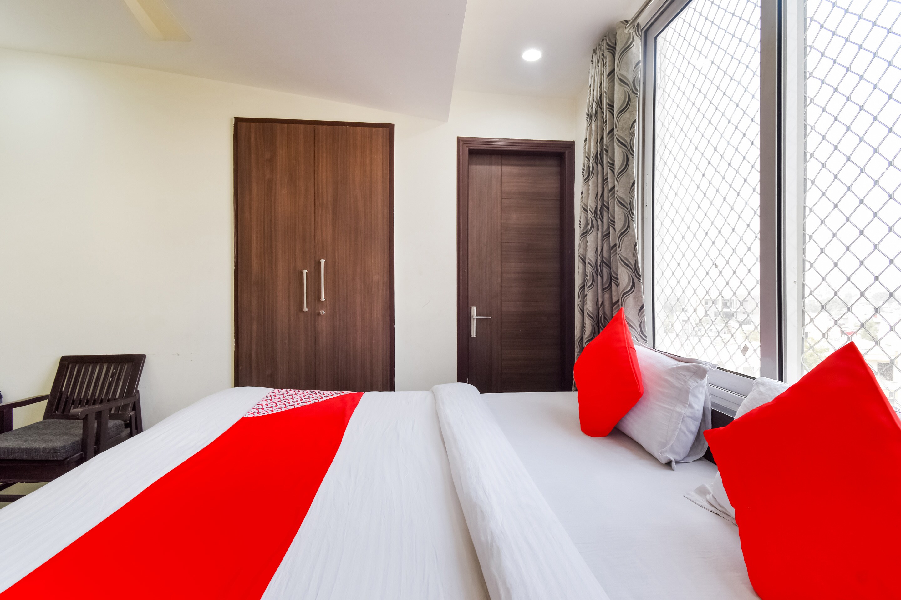 Hotel Aana residency Agarwal Farm Mansarovar - Tap to explore photos