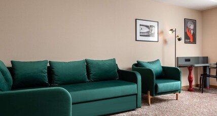 Mercure Chisinau Center Jazz Hotel Room Type - Priviliege Suite, city view - 1 double bed and a pullout sofa