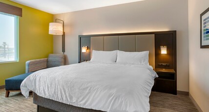 Holiday Inn Express & Suites PHOENIX DWTN - STATE CAPITOL Room Type - 1 King Standard Comm Mobil Access Tub