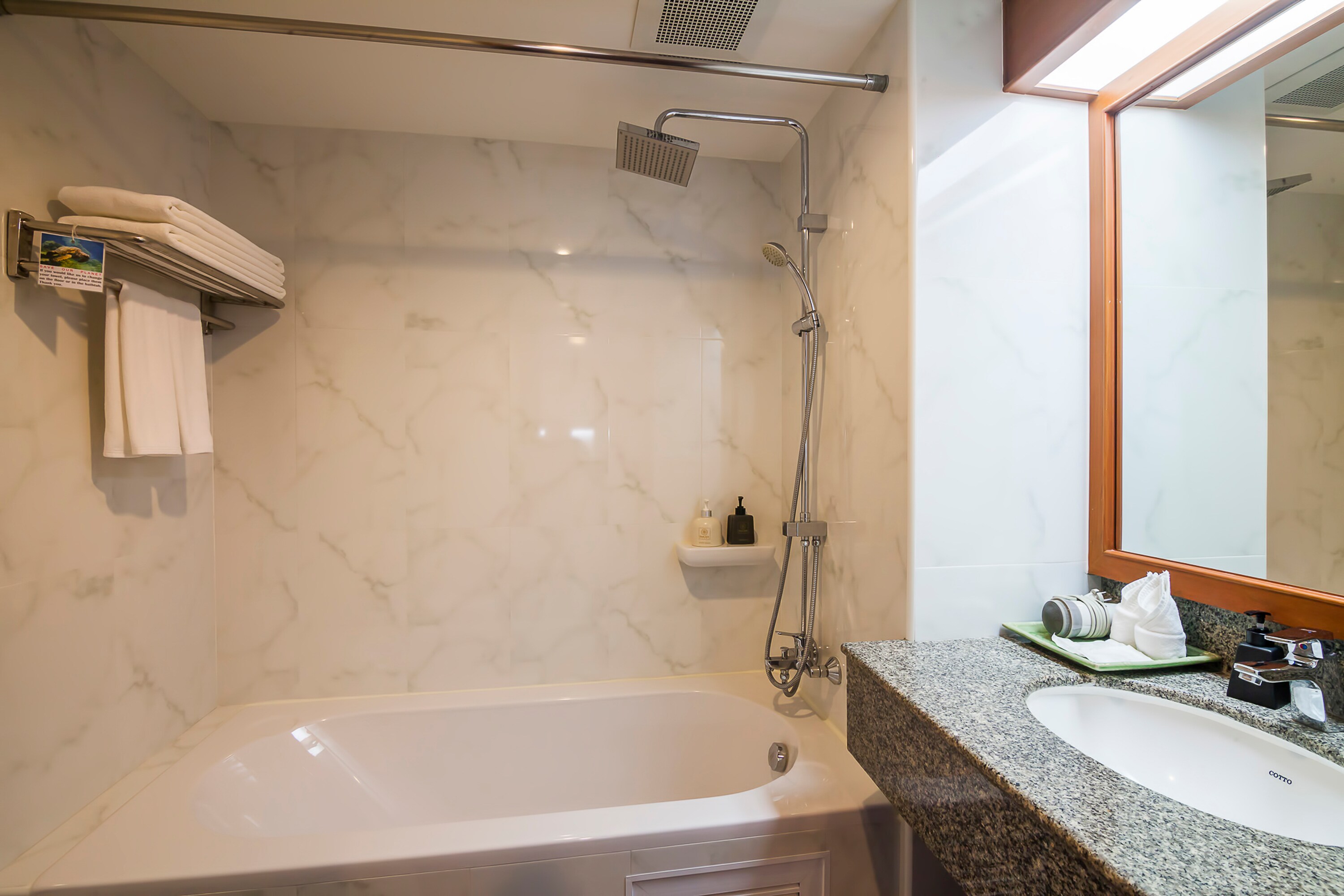 Silom City Hotel - Tap to explore photos