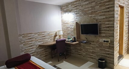 Hotel Little Palace Room Type - Deluxe AC Rooms