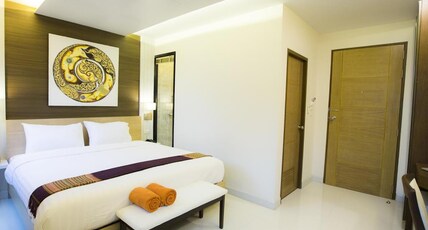 P.72 Hotel & Bar Room Type - Deluxe Room P.72 Hotel & Bar Room Type - Deluxe Room