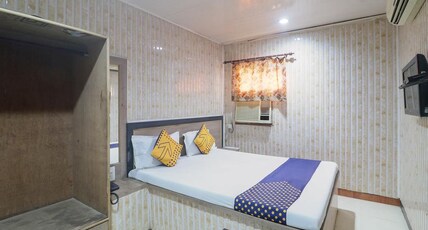 Hotel Chandra Room Type - AC Deluxe Room