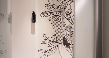 ibis budget Fribourg Room Type - Room with twin beds and a comfortable bathroom