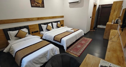 HOTEL BASANT SAROVAR Room Type - Executive Family Room