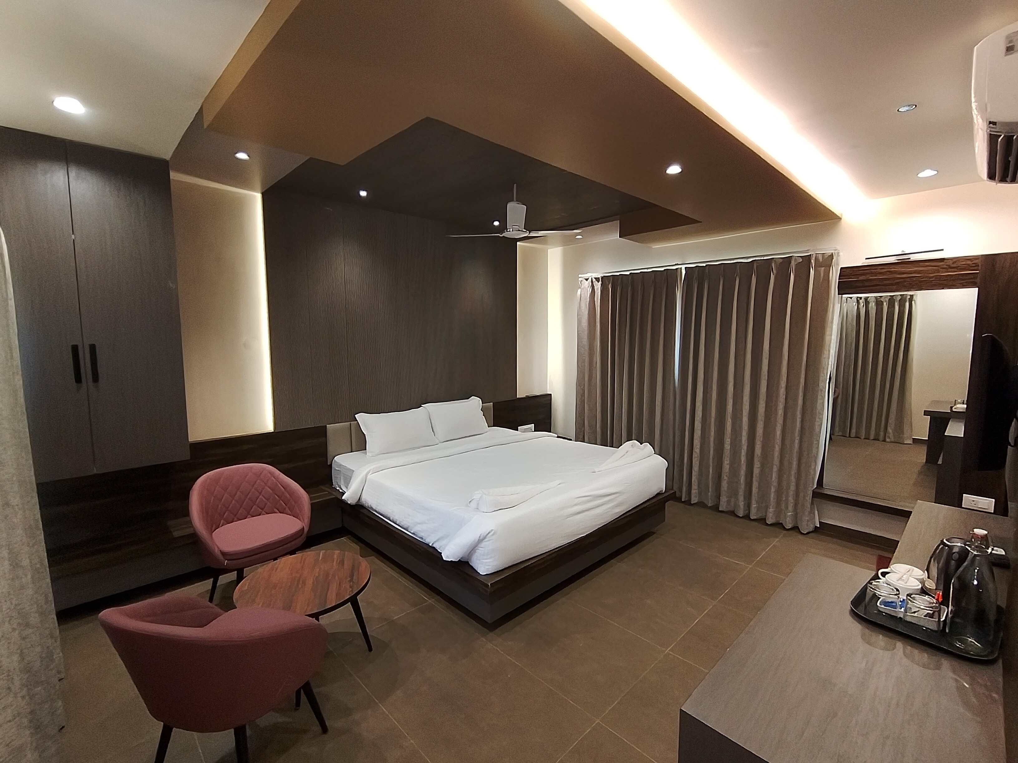 SHETTARS KUSUM RESORT - Tap to explore photos