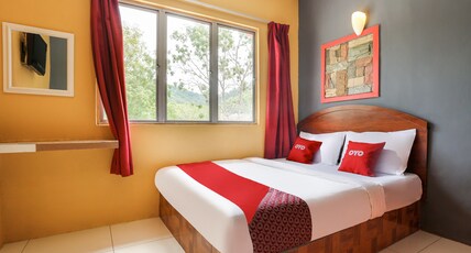 OYO 89656 Melati Hotel Nilai Room Type - Deluxe Double