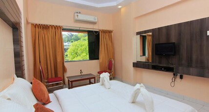 Hotel Royal Park Room Type - Deluxe Pool View