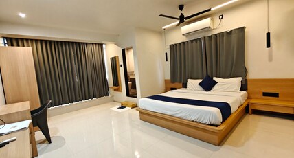 Gautam Inn Room Type - Super Deluxe Room