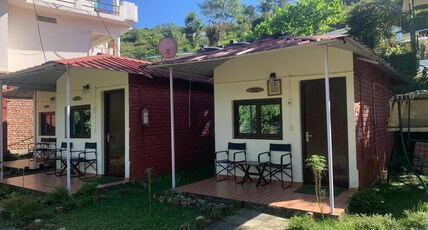 HIMALAYAN COMFORTS Room Type - Deluxe Cottage