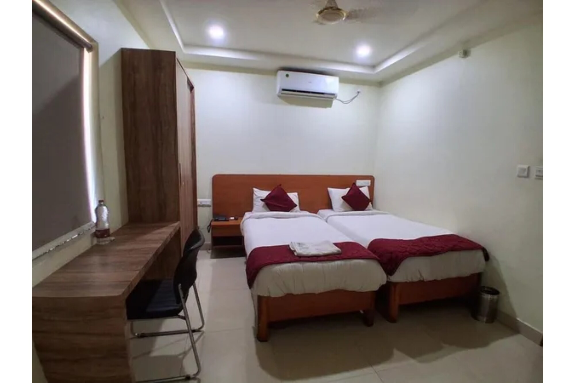 FabHotel Ram Nivas - Tap to explore photos