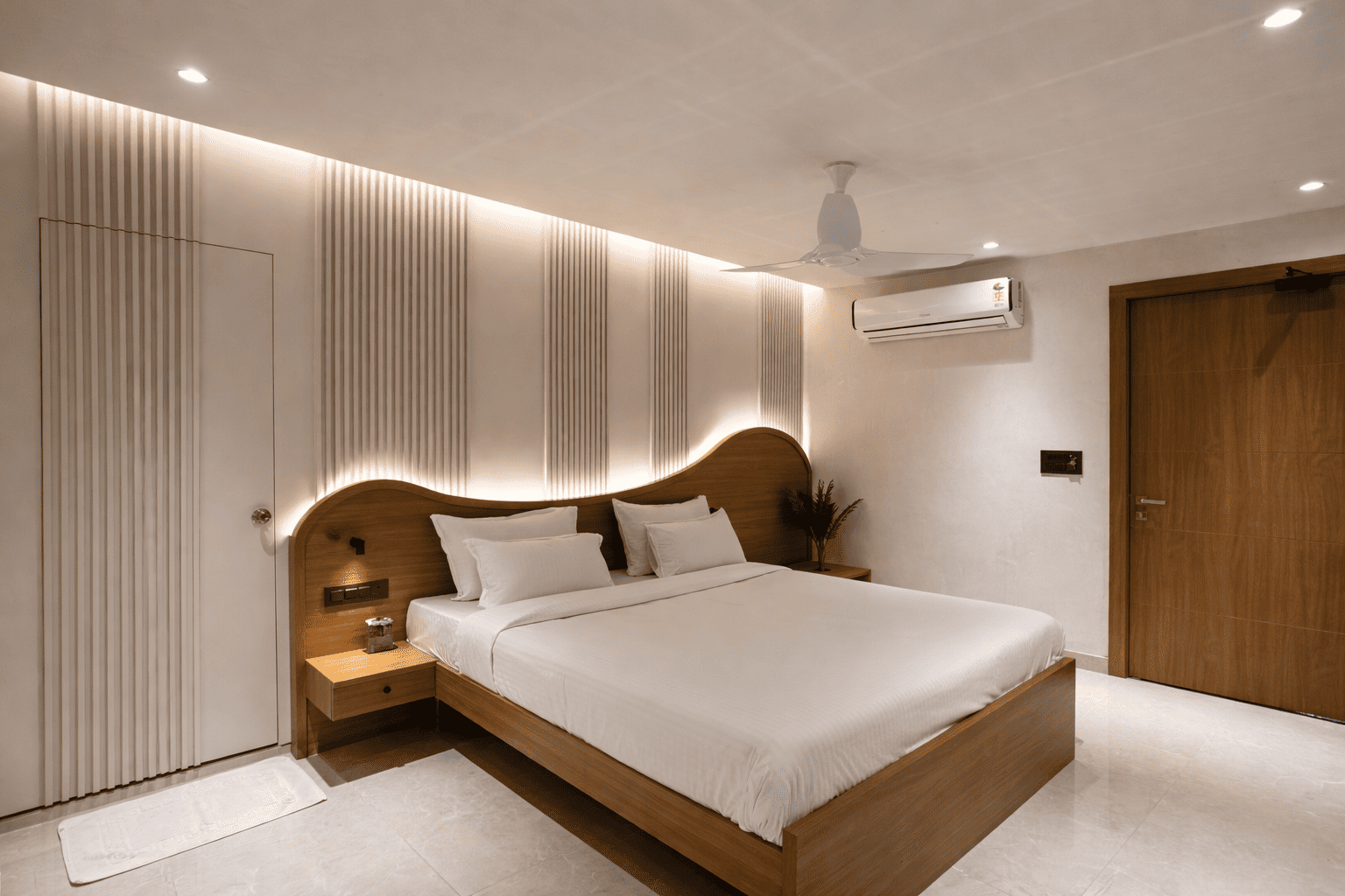 Aura Gold Resort - Tap to explore photos