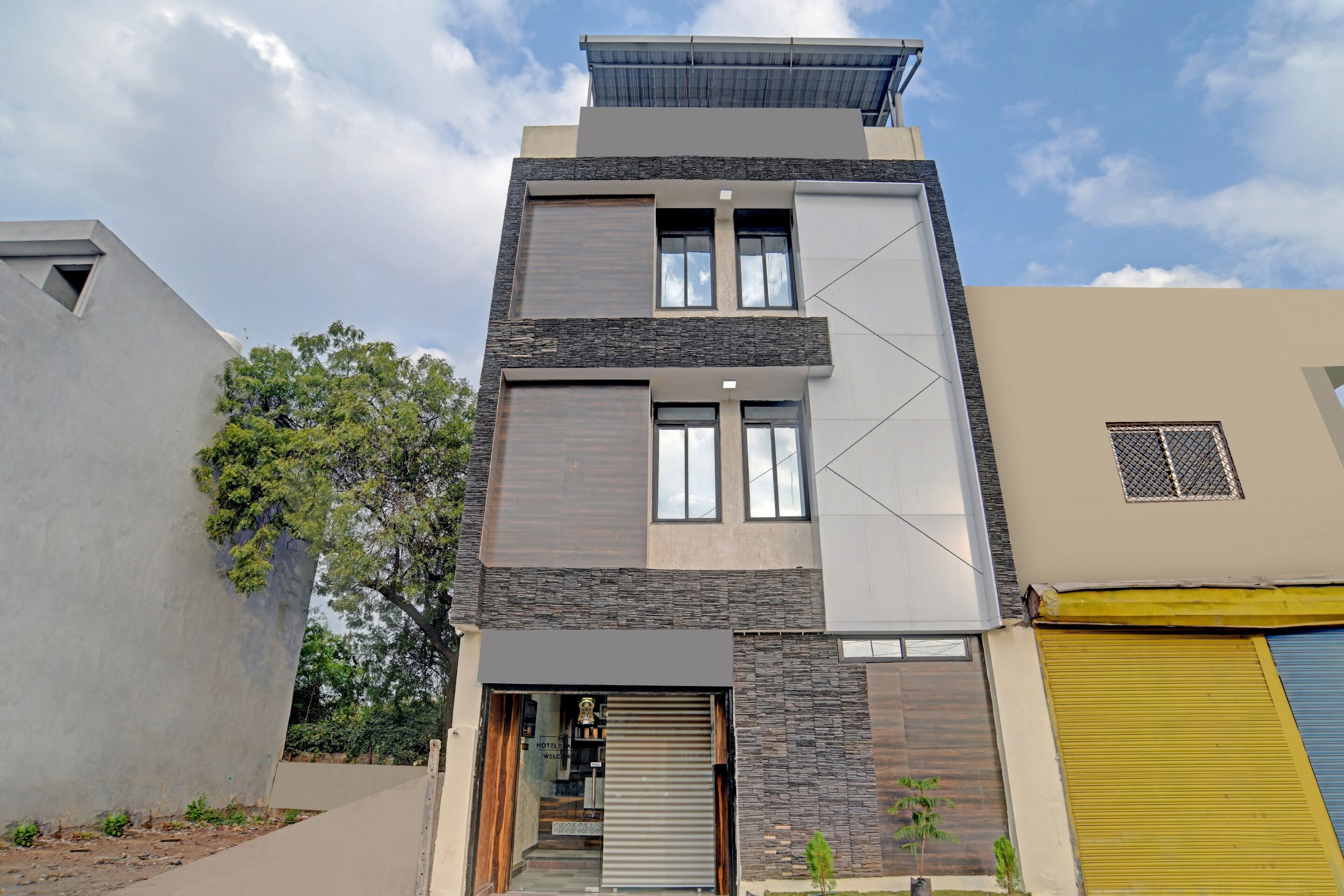 Hotel O Zodiac - Tap to explore photos