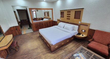 Hotel Park Residency Room Type - Deluxe Room ( Mountain View)