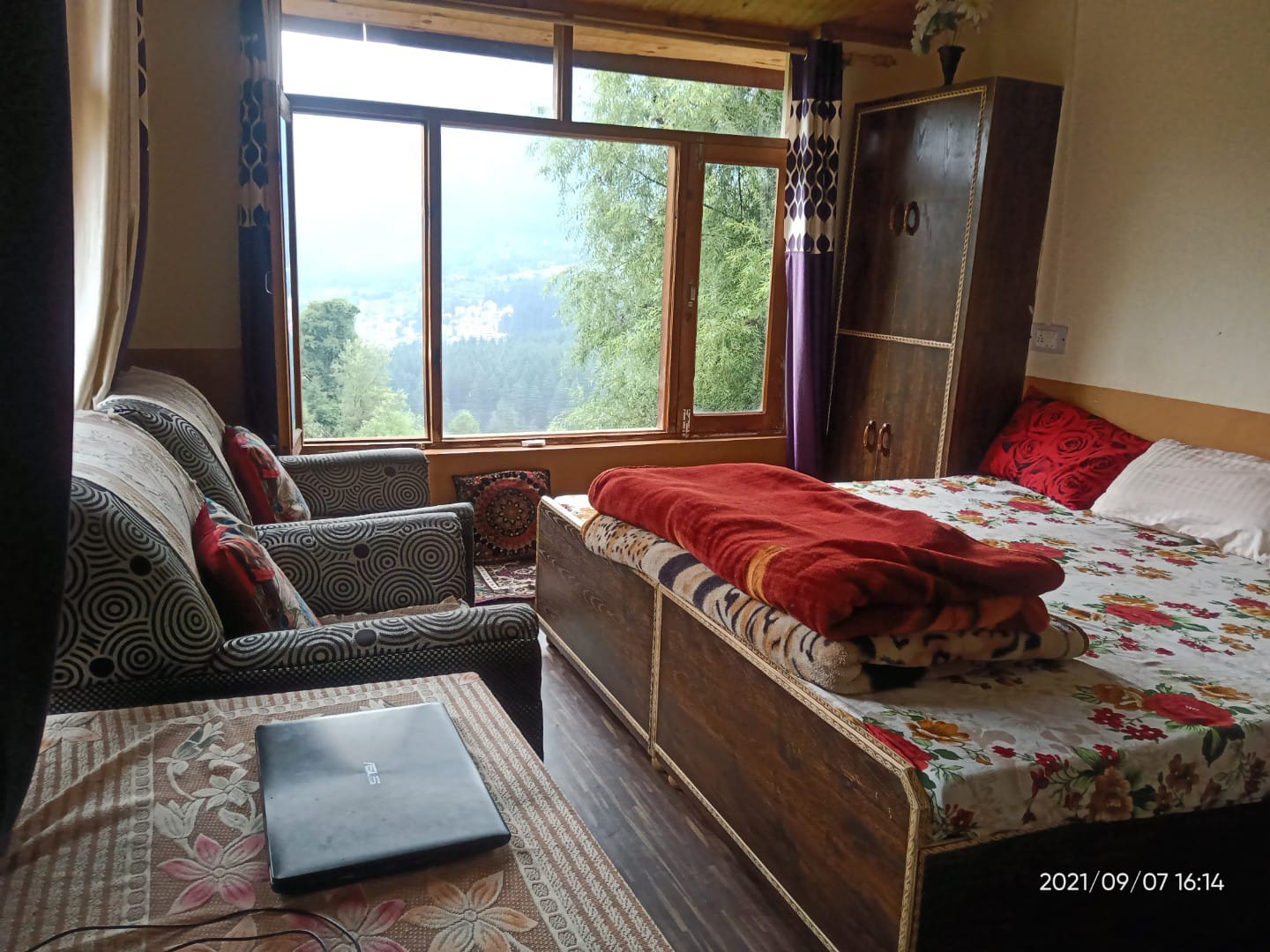 North Himalayan Homestay Manali - Tap to explore photos
