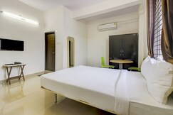 OYO 77966 F5 Hospitality