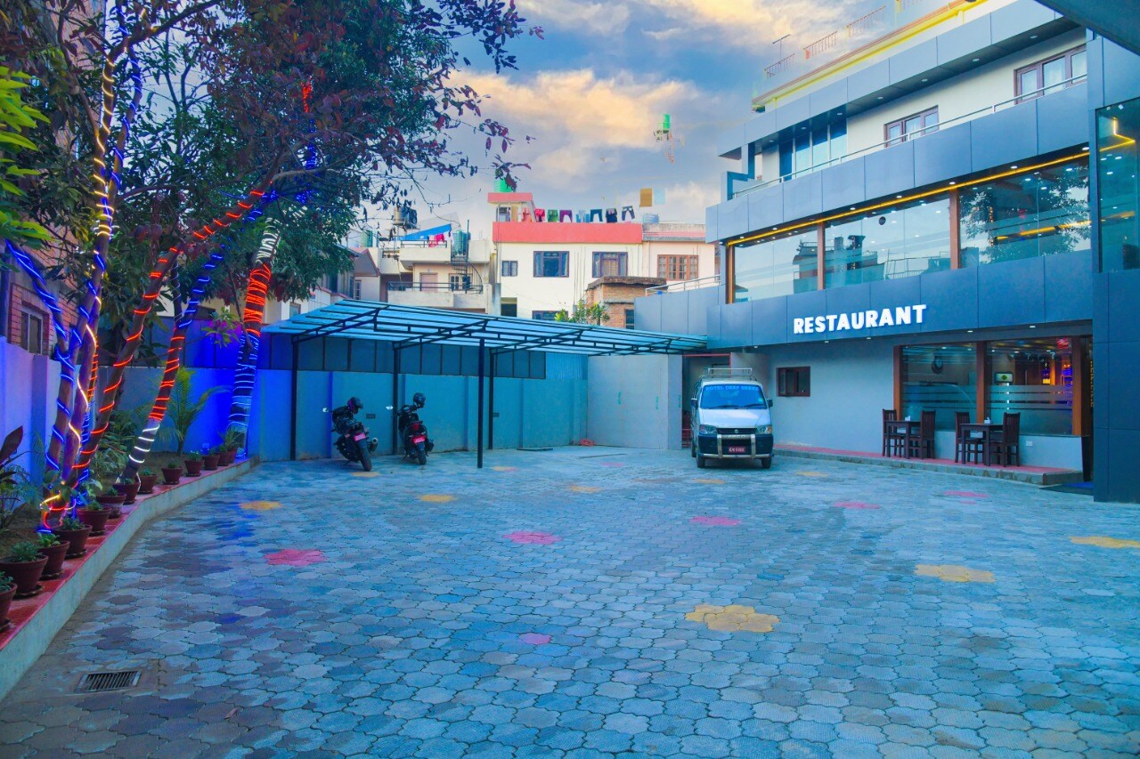 Hotel Airport Deepshree - Tap to explore photos