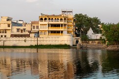 Young Monk Hostel Udaipur -Jaydurg Haveli