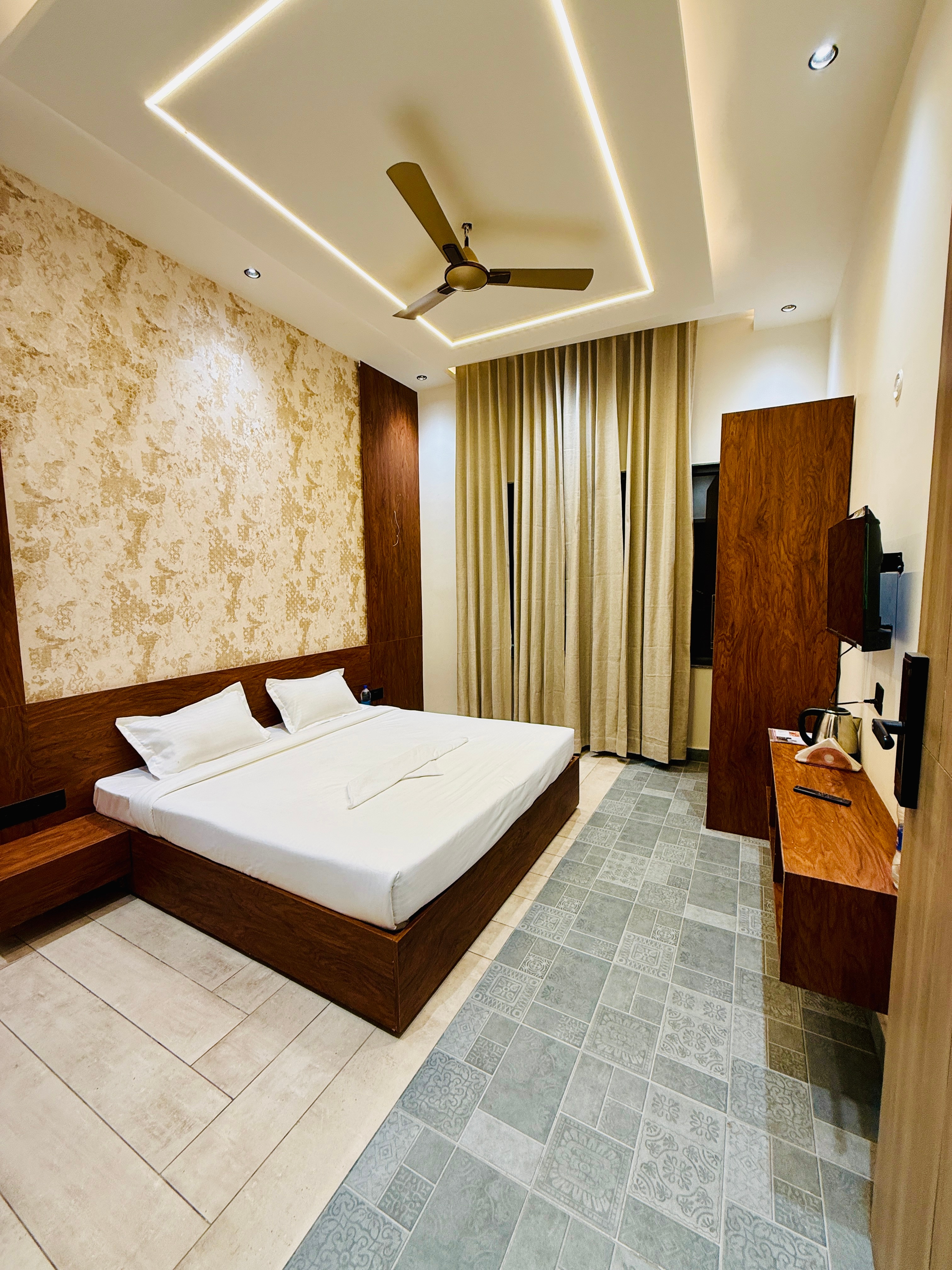 The Royal Resort Nagina - Tap to explore photos