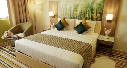 Royal View Hotel Room Type - Deluxe King