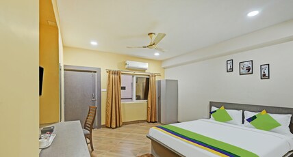 Treebo Sidhartha Elite Room Type - Deluxe Room
