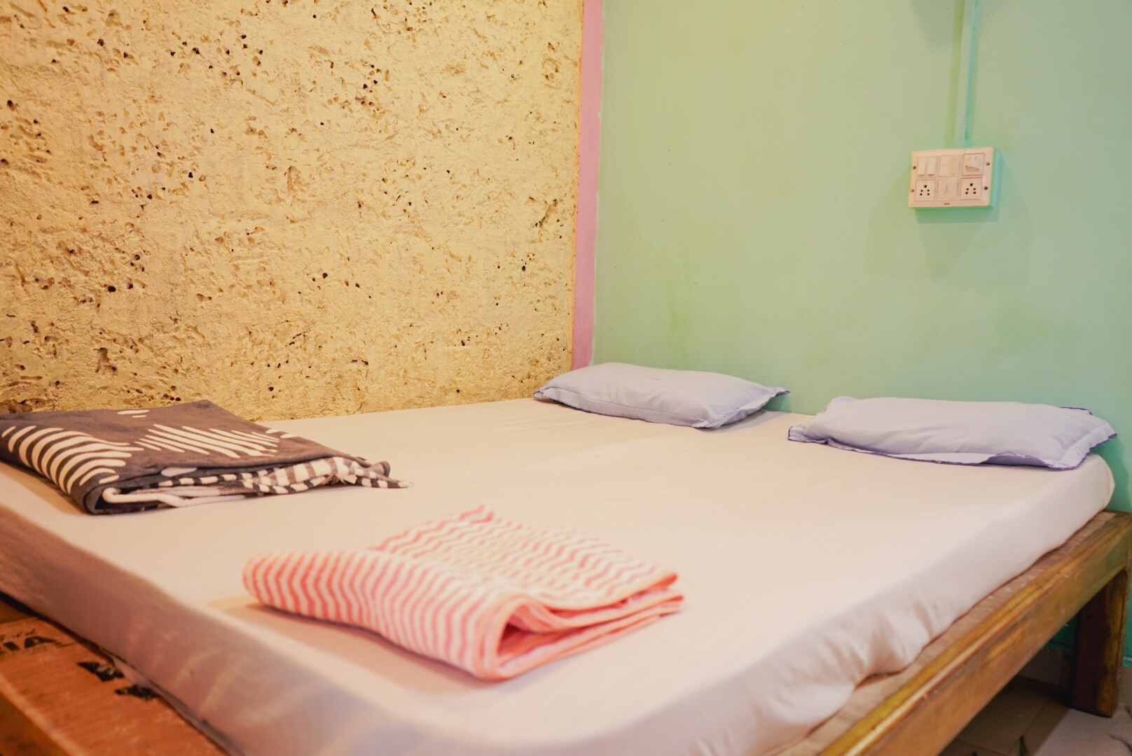 Myna Beach stay - Tap to explore photos