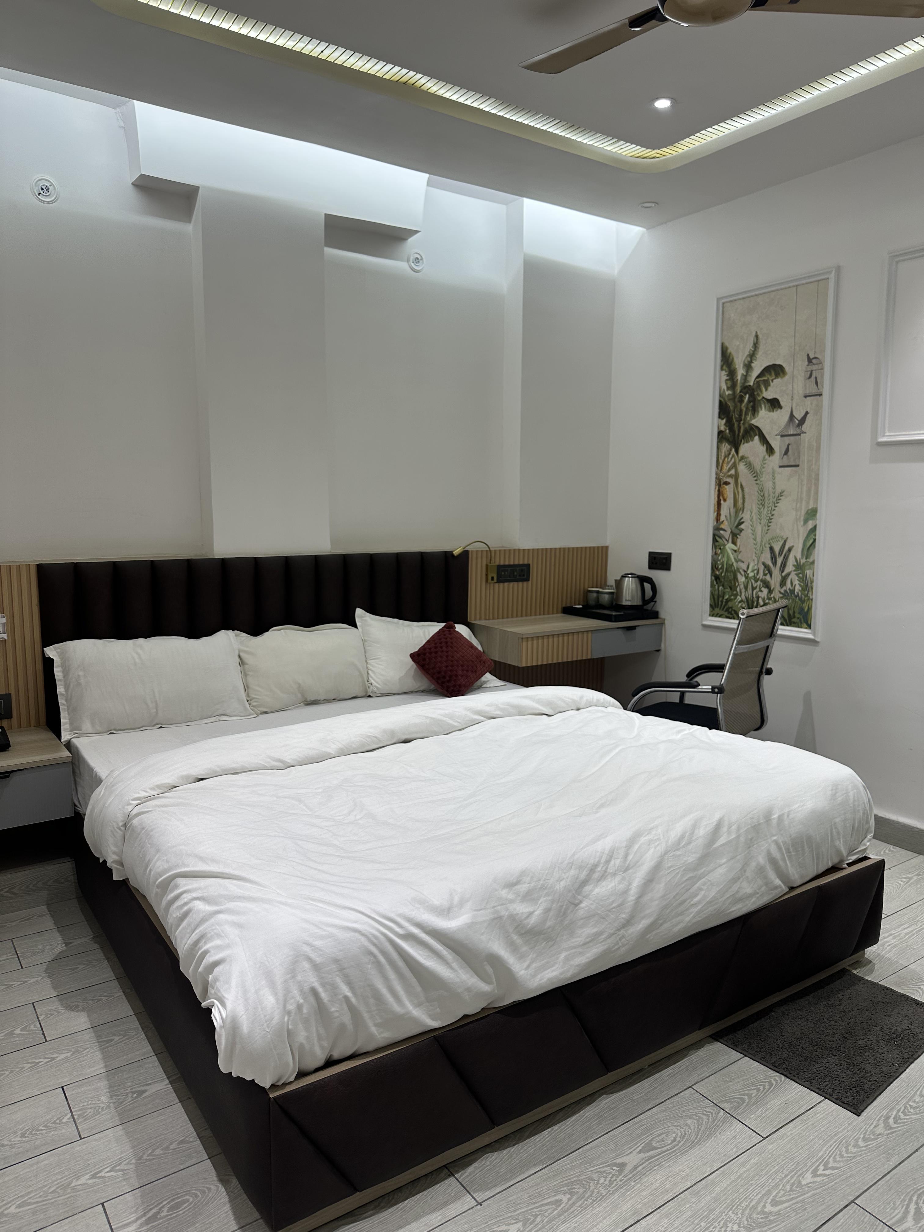 Hotel Shanti Grand Inn - Tap to explore photos