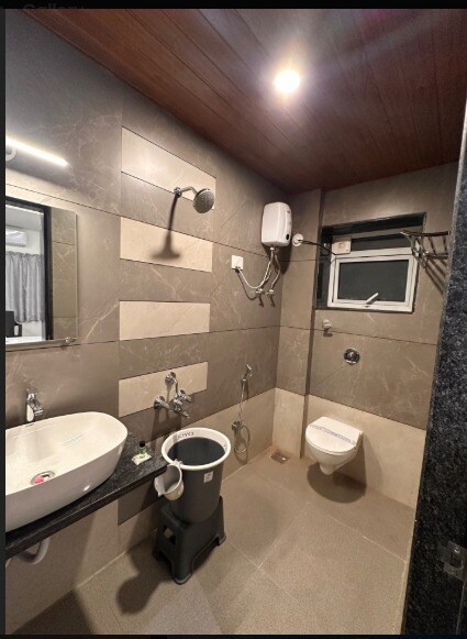HOTEL LAXMI 2 - Tap to explore photos