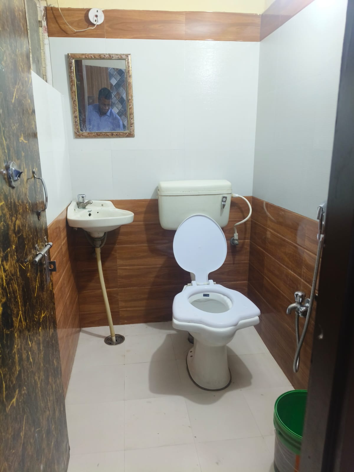 Hotel Ganga Kripa - Tap to explore photos