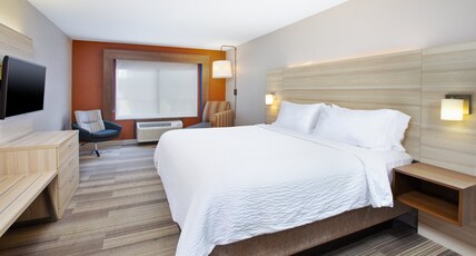 Holiday Inn Express Hotel & Suites Athens Room Type - 1 King Suite Mobility Accessible Tub Sofa Bed