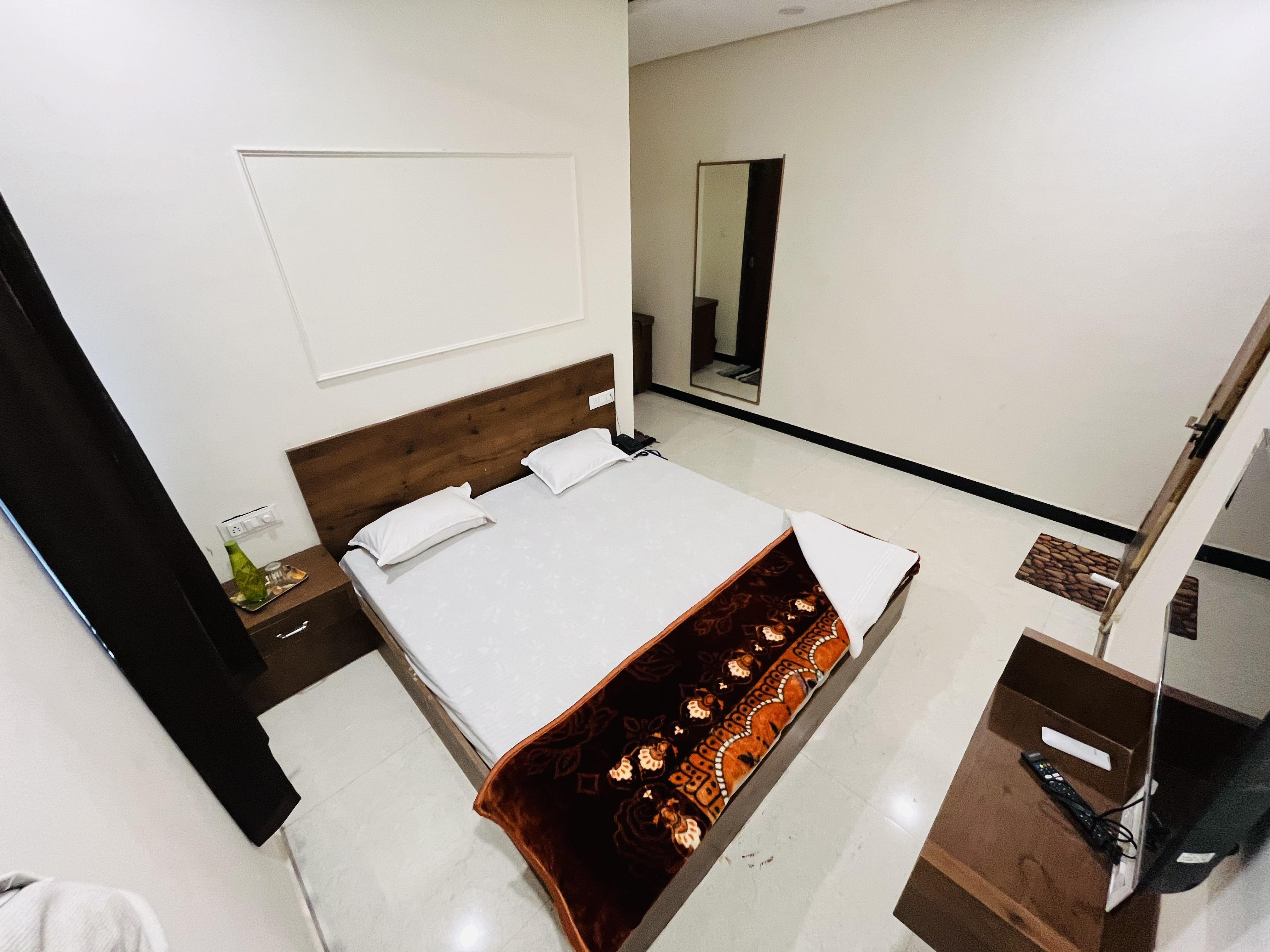 Hotel Jayashree - Tap to explore photos